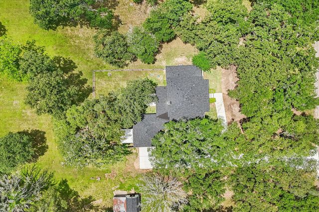 98 Pin Oak Lane, Hempstead, TX 77445