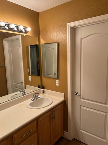 1374 Bayberry Ct, Lincoln, CA 95648