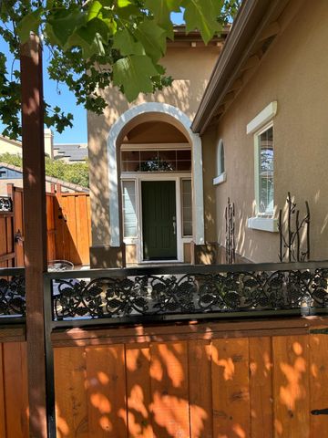 1374 Bayberry Ct, Lincoln, CA 95648