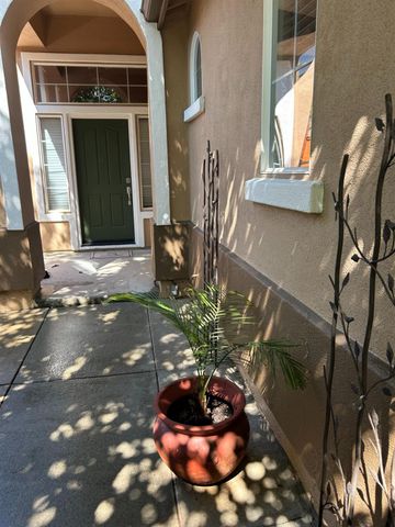 1374 Bayberry Ct, Lincoln, CA 95648