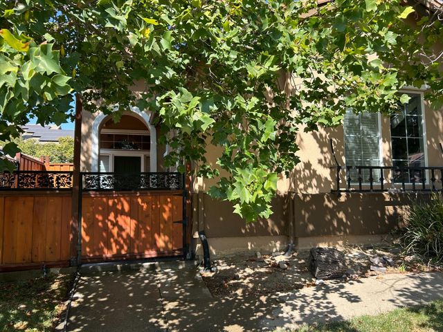 1374 Bayberry Ct, Lincoln, CA 95648