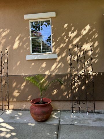 1374 Bayberry Ct, Lincoln, CA 95648
