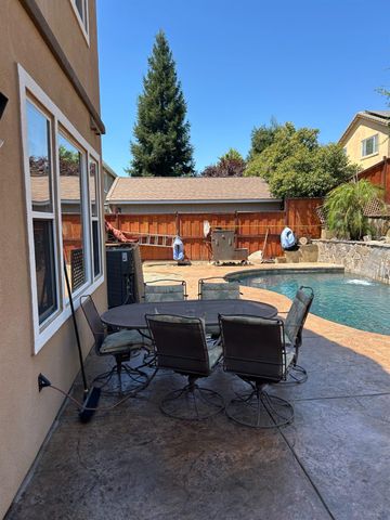 1374 Bayberry Ct, Lincoln, CA 95648