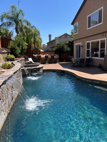 1374 Bayberry Ct, Lincoln, CA 95648