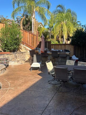 1374 Bayberry Ct, Lincoln, CA 95648
