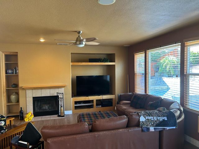 1374 Bayberry Ct, Lincoln, CA 95648