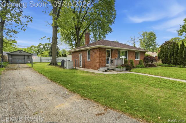 29087 Howard Avenue, Madison Heights, MI 48071