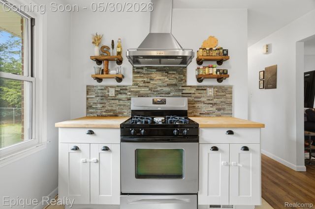 29087 Howard Avenue, Madison Heights, MI 48071