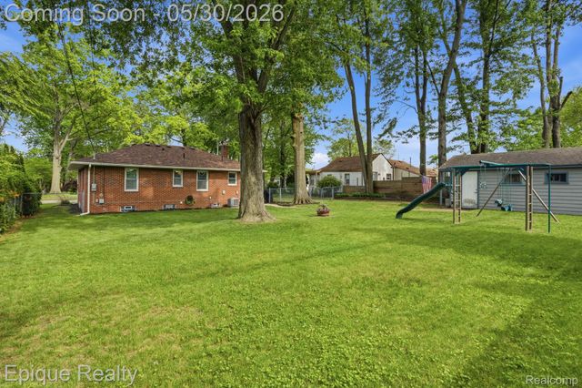 29087 Howard Avenue, Madison Heights, MI 48071