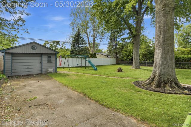 29087 Howard Avenue, Madison Heights, MI 48071