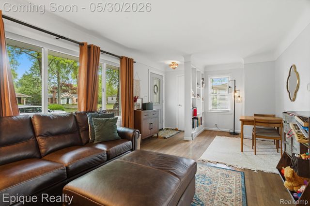 29087 Howard Avenue, Madison Heights, MI 48071