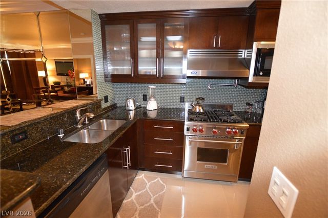 270 East Flamingo Road 224, Las Vegas, NV 89169