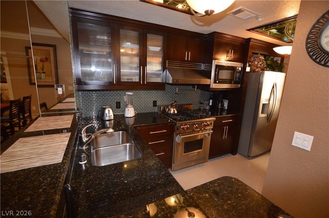 270 East Flamingo Road 224, Las Vegas, NV 89169