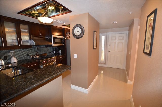 270 East Flamingo Road 224, Las Vegas, NV 89169