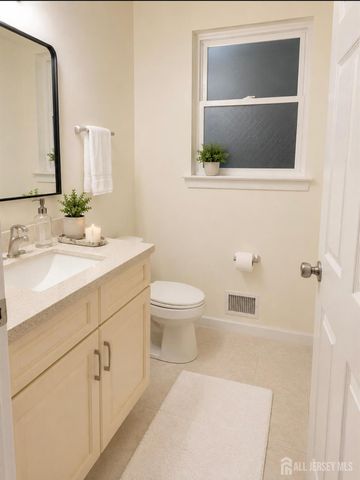 7 Paul Street, Fords, NJ 08863