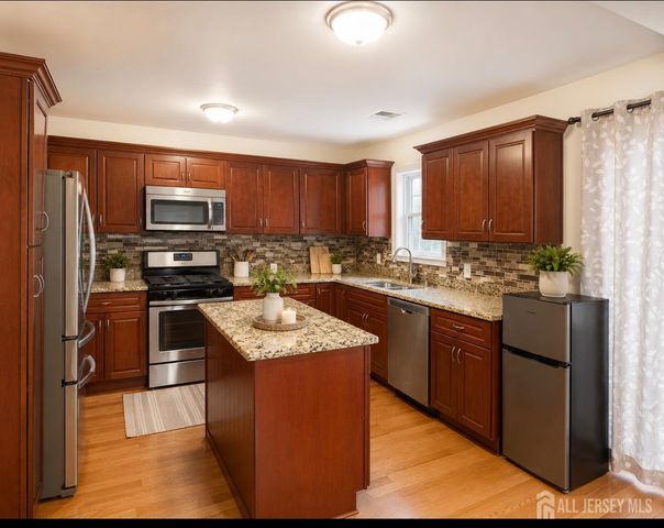 7 Paul Street, Fords, NJ 08863