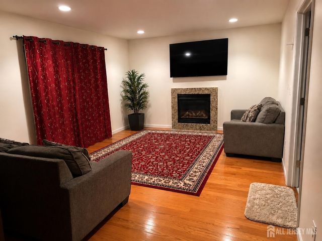 7 Paul Street, Fords, NJ 08863