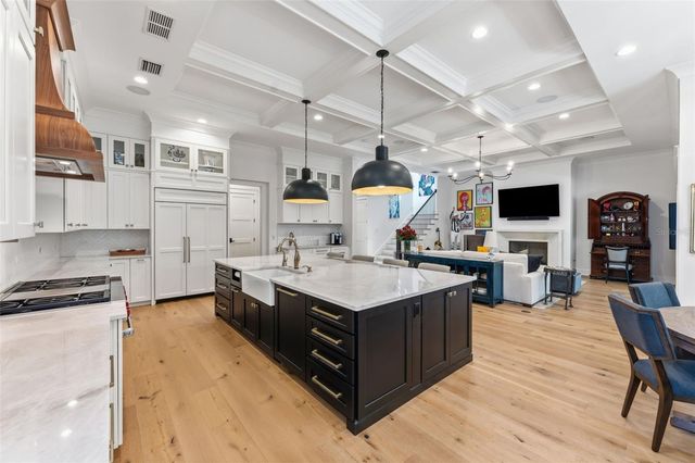 209 S HUBERT AVENUE, Tampa, FL 33609