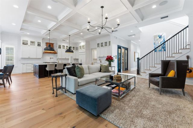 209 S HUBERT AVENUE, Tampa, FL 33609