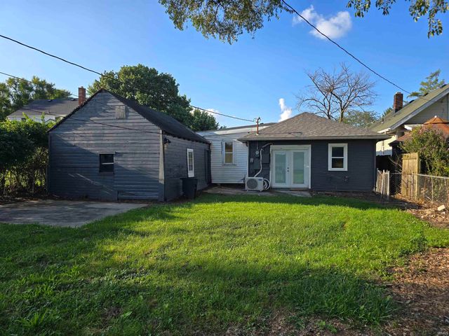 2713 Waynewood Drive, Fort Wayne, IN 46809