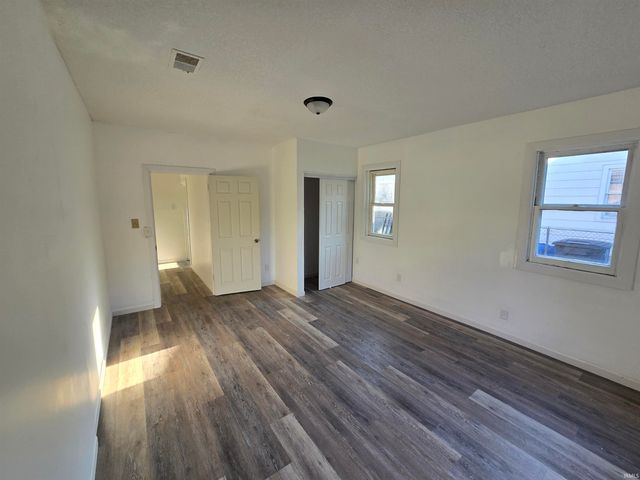 2713 Waynewood Drive, Fort Wayne, IN 46809
