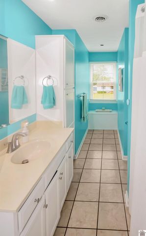 453 Camelot, Murray, KY 42071