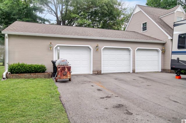 453 Camelot, Murray, KY 42071
