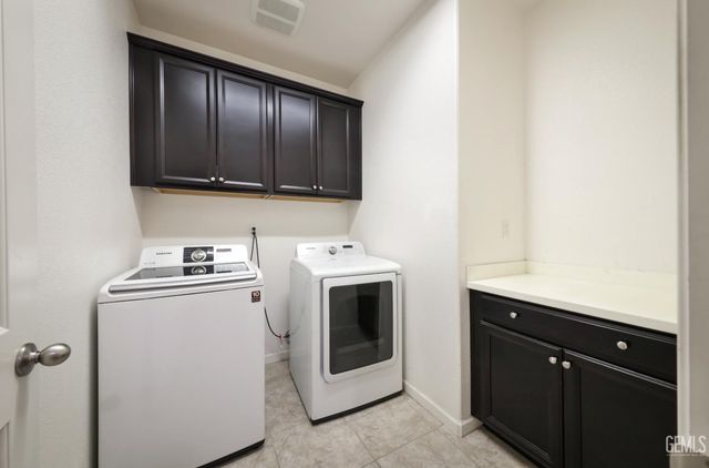 8505 Marble Ridge Way, Bakersfield, CA 93313