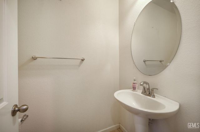 8505 Marble Ridge Way, Bakersfield, CA 93313