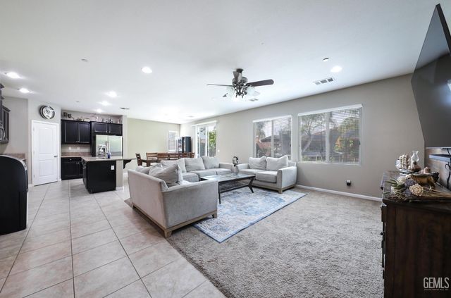 8505 Marble Ridge Way, Bakersfield, CA 93313