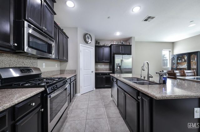 8505 Marble Ridge Way, Bakersfield, CA 93313