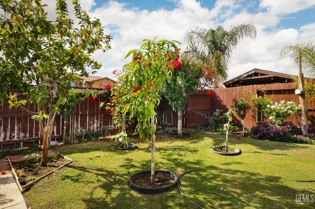 8505 Marble Ridge Way, Bakersfield, CA 93313