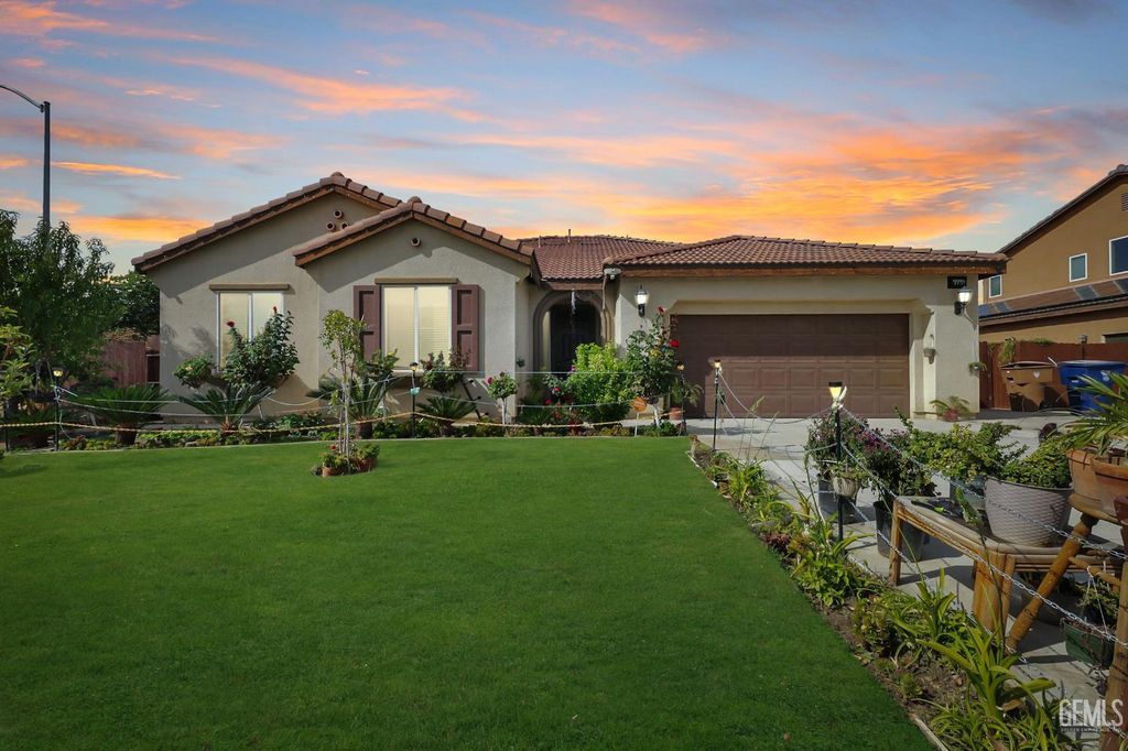 8505 Marble Ridge Way, Bakersfield, CA 93313