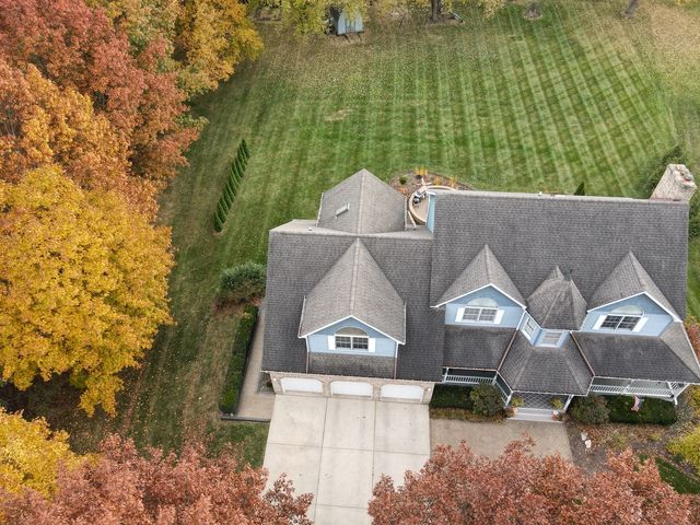7N610 Cloverfield Circle, St. Charles, IL 60175