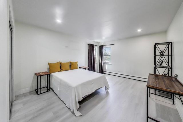 833 N Harlem Avenue 3S, Oak Park, IL 60302