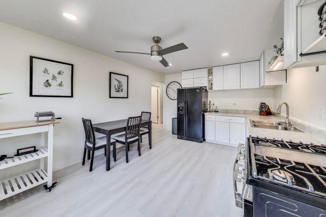 833 N Harlem Avenue 3S, Oak Park, IL 60302