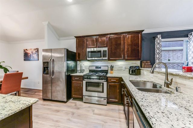 2410 Brown Maple Drive, Fresno, TX 77545