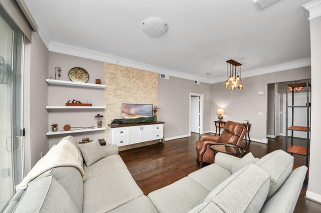 3333 Allen Parkway 1303, Houston, TX 77019