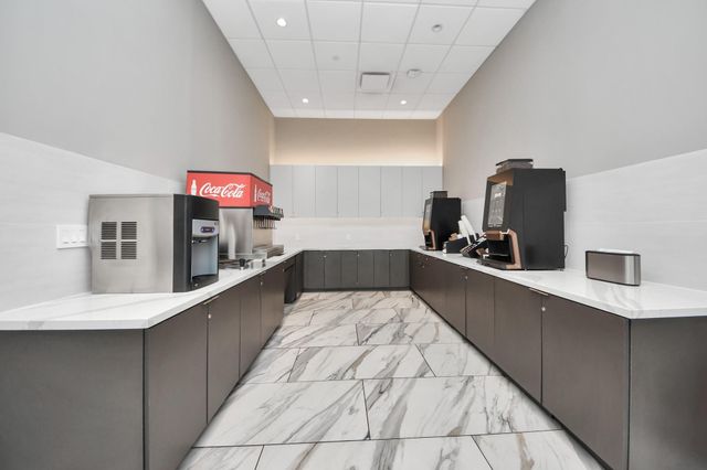 3333 Allen Parkway 1303, Houston, TX 77019