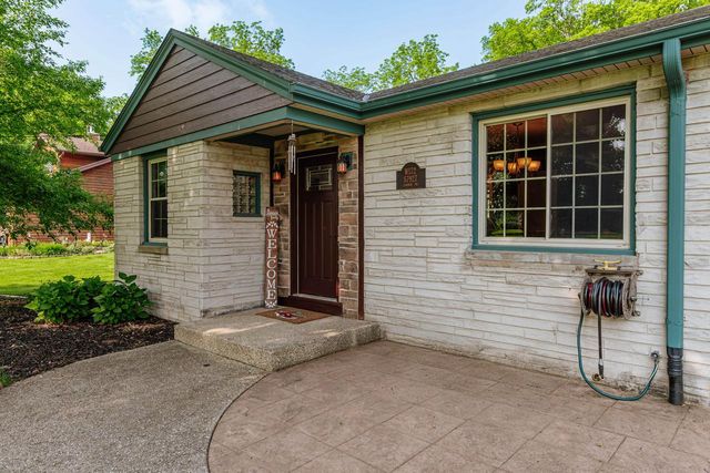 W172S7927 Lannon DRIVE, Muskego, WI 53150