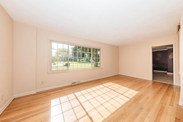 W172S7927 Lannon DRIVE, Muskego, WI 53150
