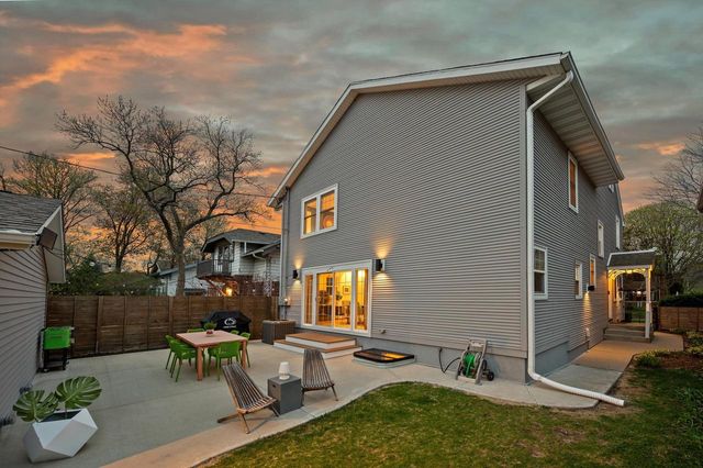 4139 Stowell AVENUE, Shorewood, WI 53211