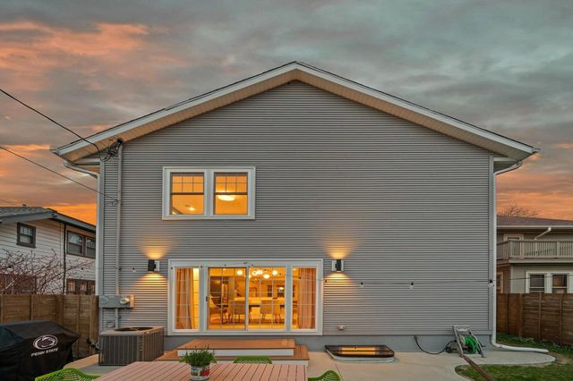 4139 Stowell AVENUE, Shorewood, WI 53211