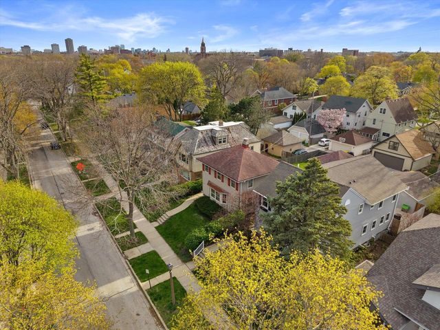 4139 Stowell AVENUE, Shorewood, WI 53211