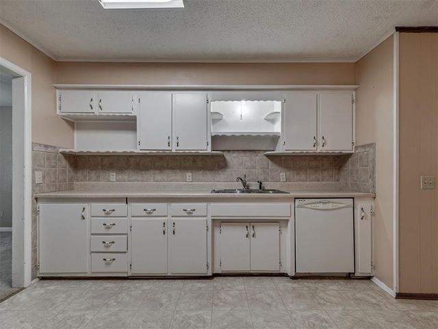 20810 Silver Street, Harrah, OK 73045