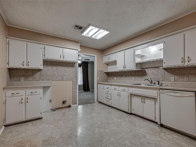 20810 Silver Street, Harrah, OK 73045