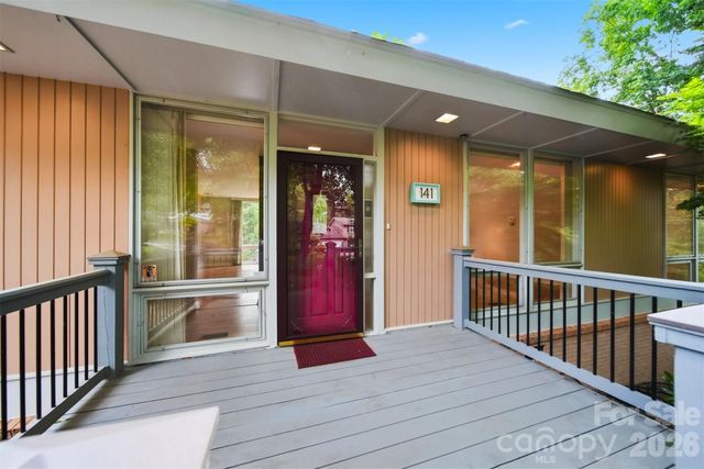 141 36th Avenue NW, Hickory, NC 28601