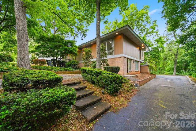 141 36th Avenue NW, Hickory, NC 28601