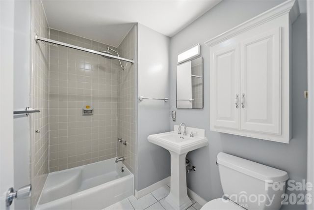 141 36th Avenue NW, Hickory, NC 28601