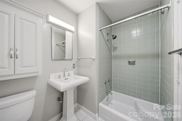 141 36th Avenue NW, Hickory, NC 28601